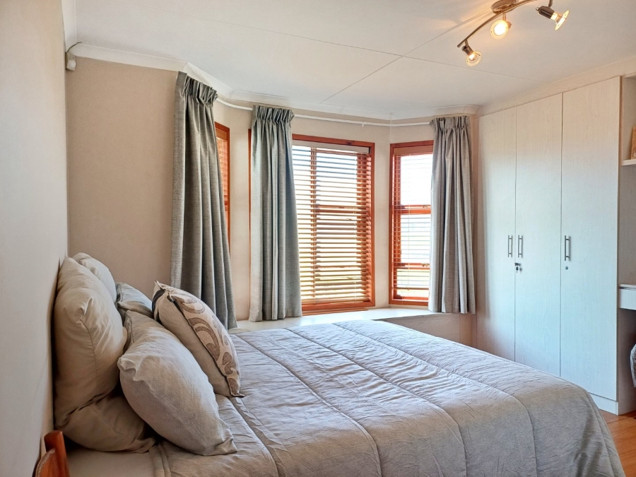 4 Bedroom Property for Sale in Reebok Western Cape